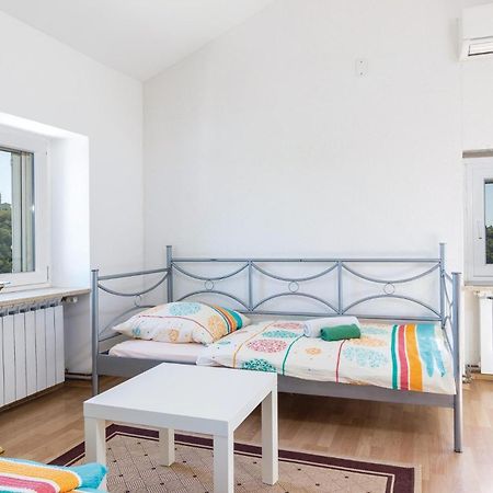 Gorgeous Home In Momjan With Heated Swimming Pool Kültér fotó