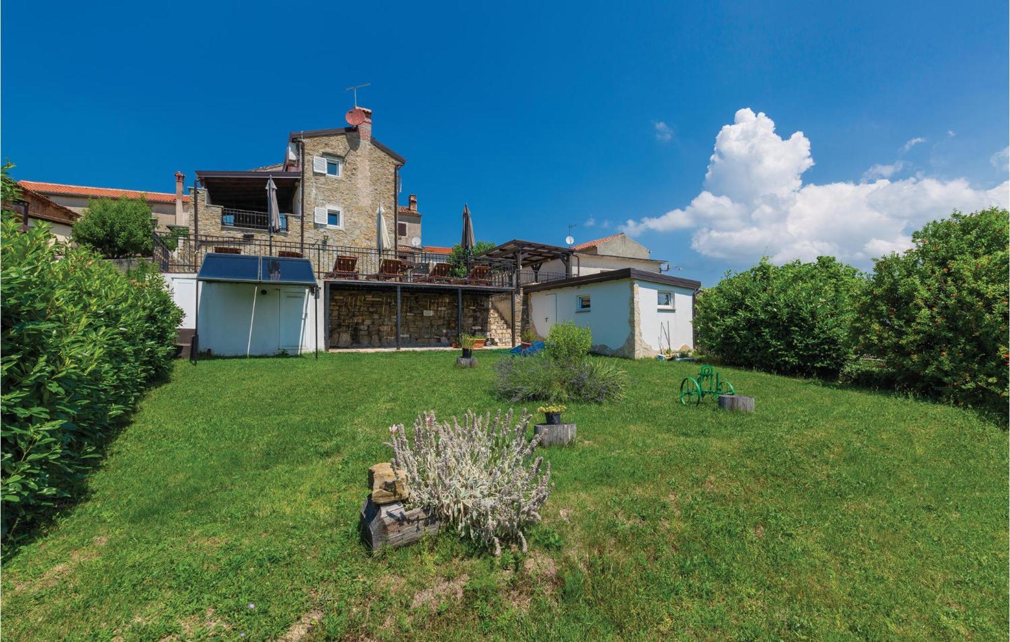 Gorgeous Home In Momjan With Heated Swimming Pool Kültér fotó